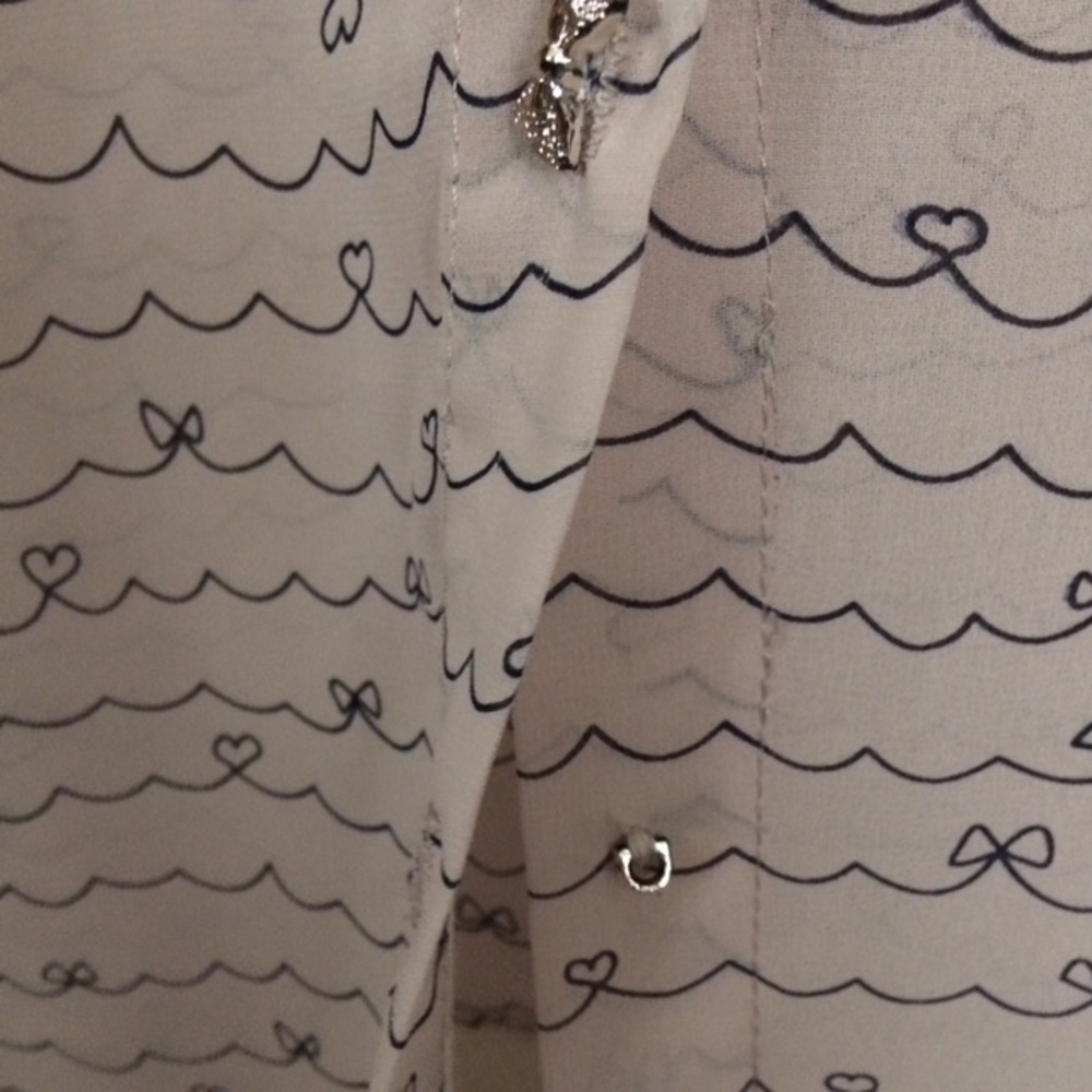 collared blouse